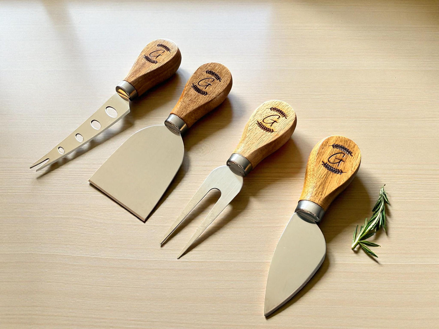 Personalized Acacia Serving Board Gift Set — Laser Engraved Family Name | Cheese Board with 4 Tools & Gift Box